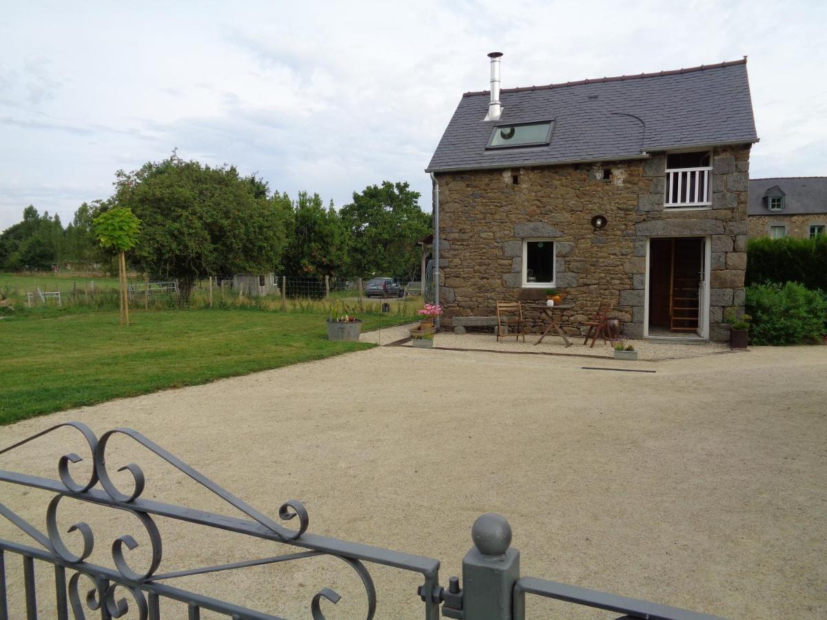 Ker Adsav O'Naturel Saint-Pierre-de-Plesguen Exterior photo